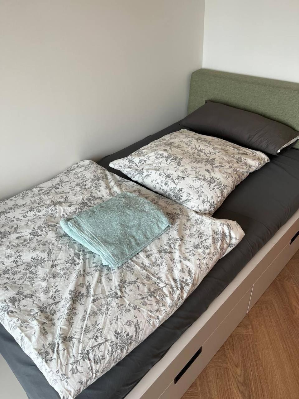 Cozy Modern Studio Next To Easy Side Galley Берлин Экстерьер фото