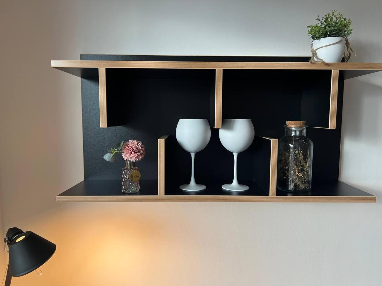 Cozy Modern Studio Next To Easy Side Galley Берлин Экстерьер фото